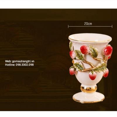 BÌNH DÁNG CÚP ĐẮP NỔI QUẢ DÂU